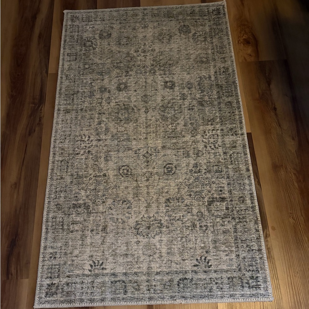Elegant Gray Area Rug - Picture 1 of 2